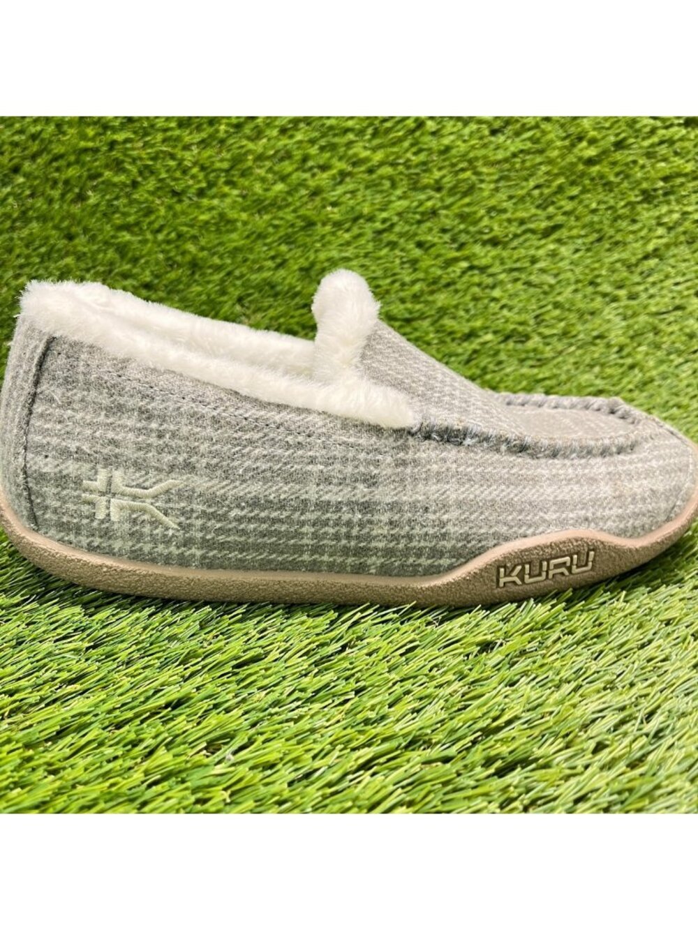 Kuru Loft Womens Size 9 Gray White Gum Casual Walking Moccasin Slippers Shoes